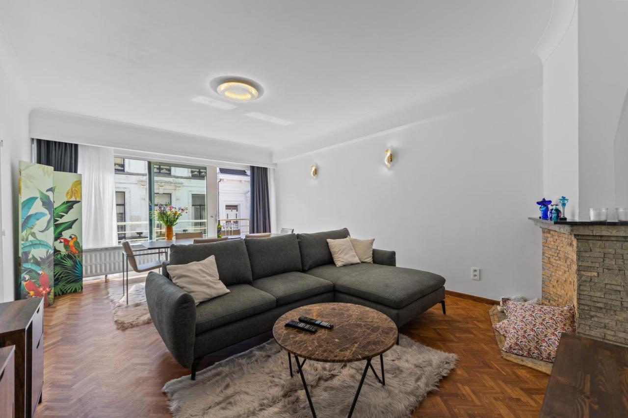 Apartment & Luminous